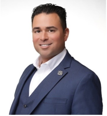 christian montalvo headshot